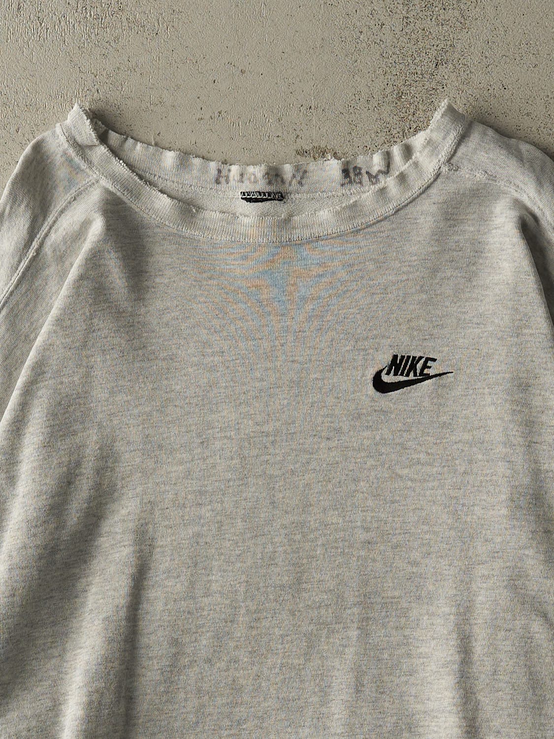 Vintage 90s Heather Grey Nike Embroidered Crewneck (XL/XXL)