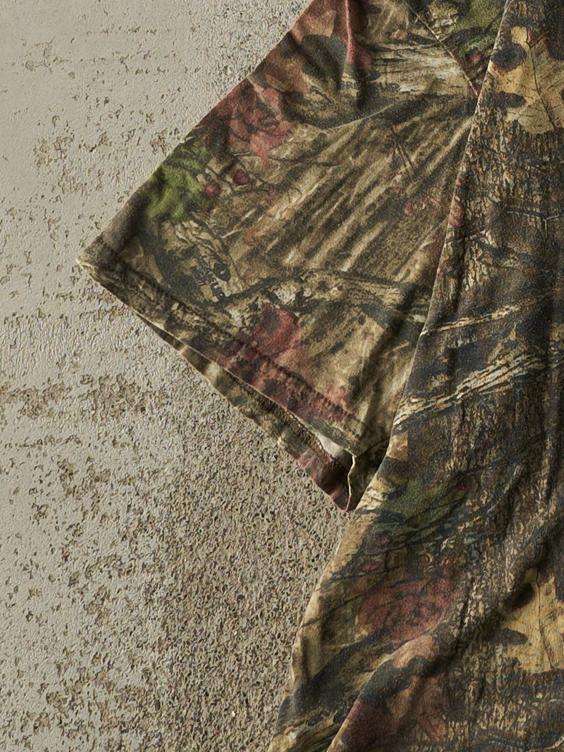 Vintage Y2K Camo Break Up Infinity Tee (M/L)