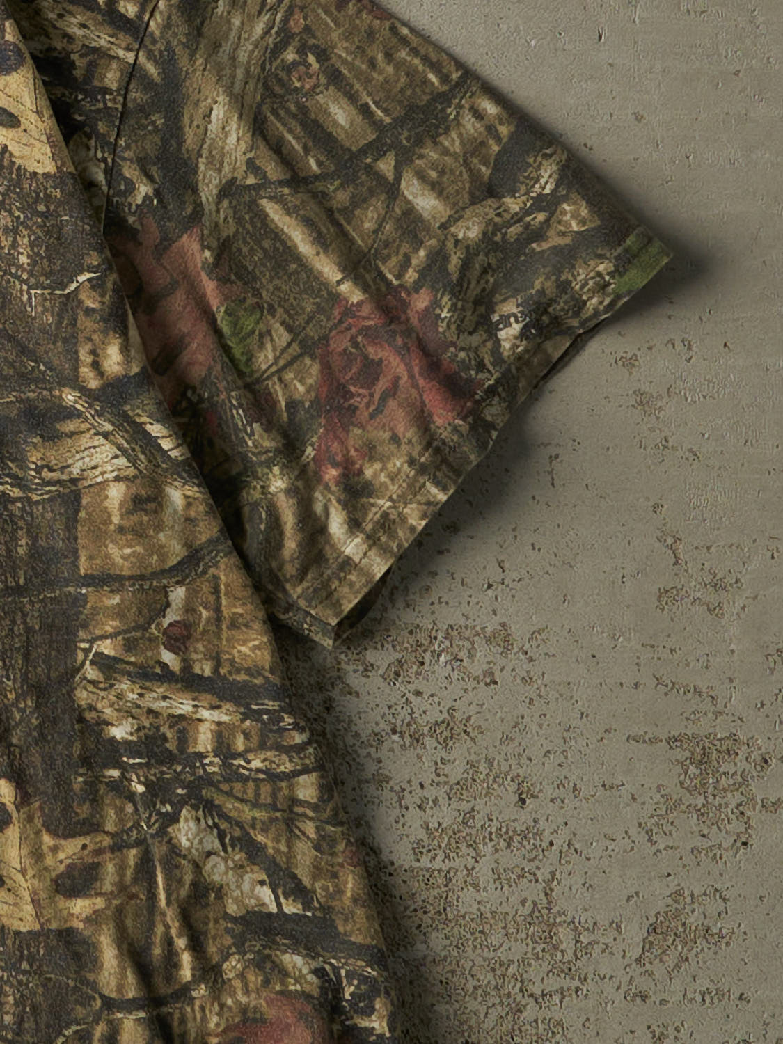 Vintage Y2K Camo Break Up Infinity Tee (M/L)
