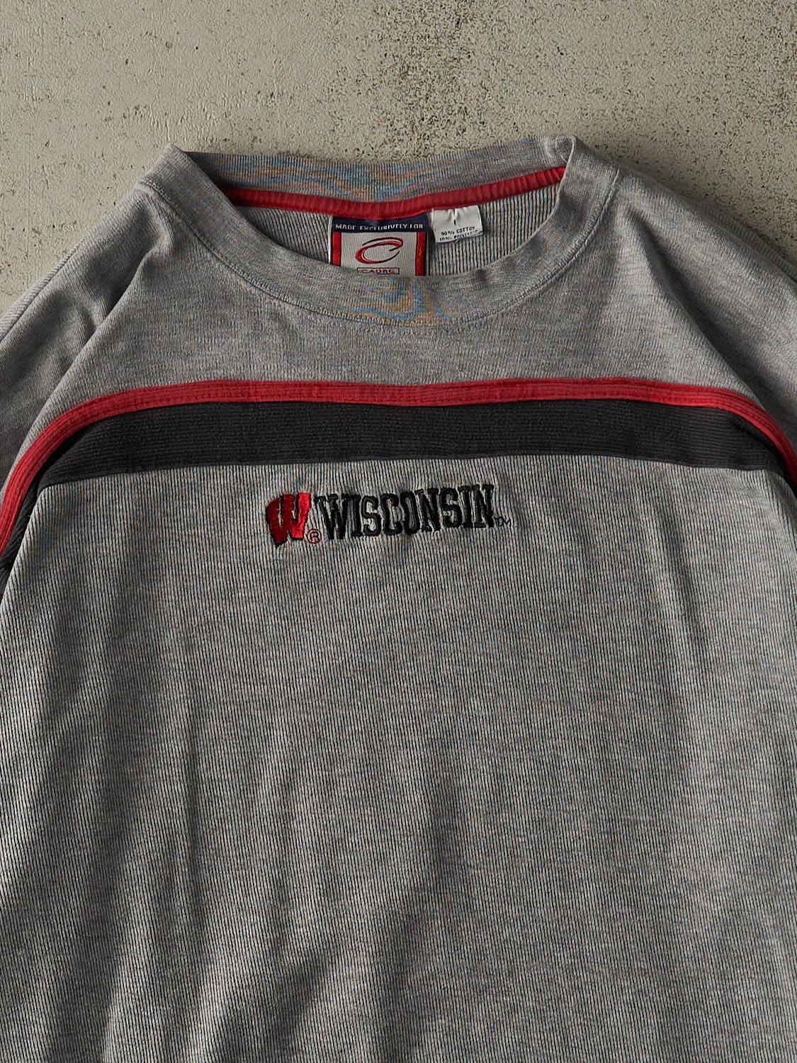 Vintage Y2K Grey University of Wisconsin Embroidered Long Sleeve (L)