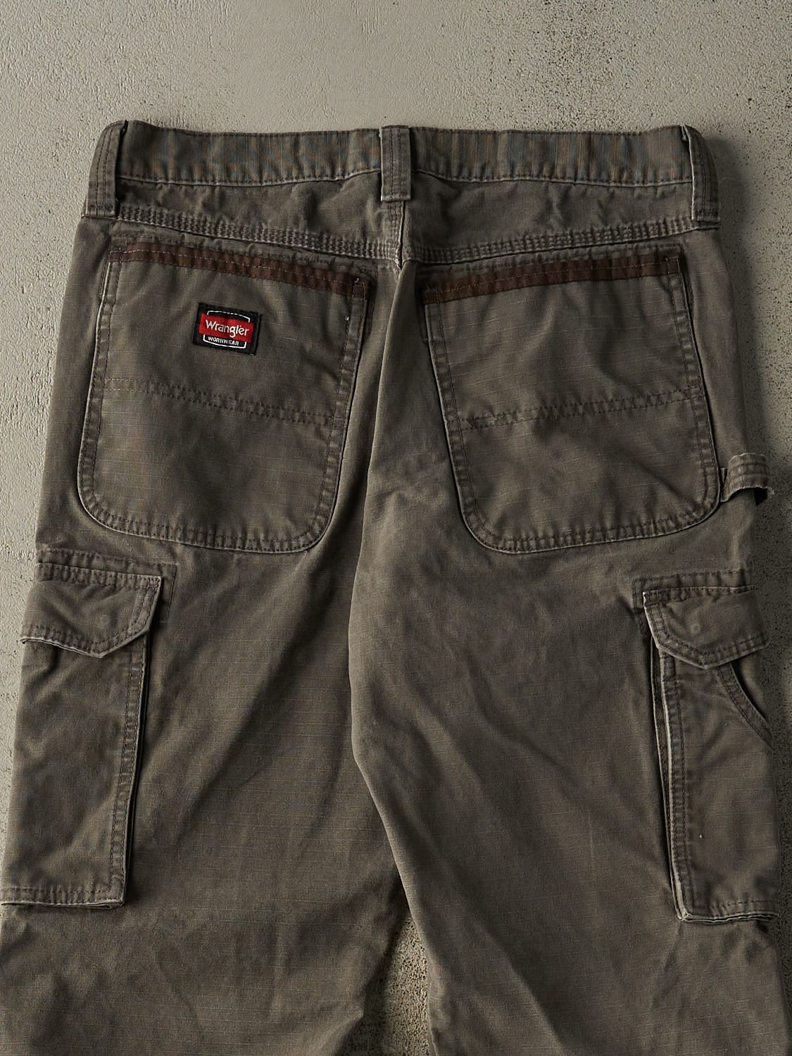 Vintage Y2K Grey Wrangler Double Knee Cargo Work Pants (33x29)