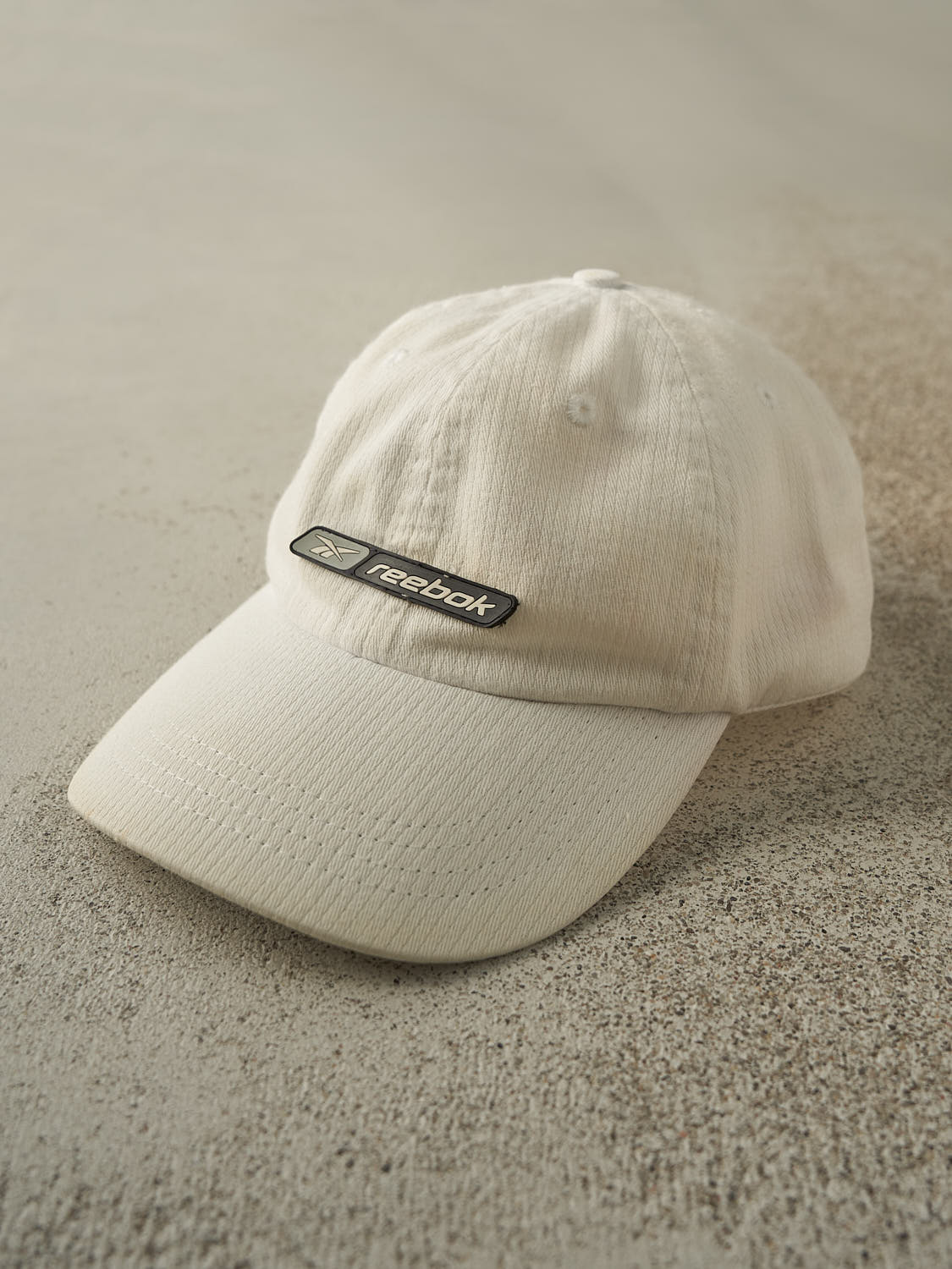 Vintage Y2K White Reebok Strapback (O/S)