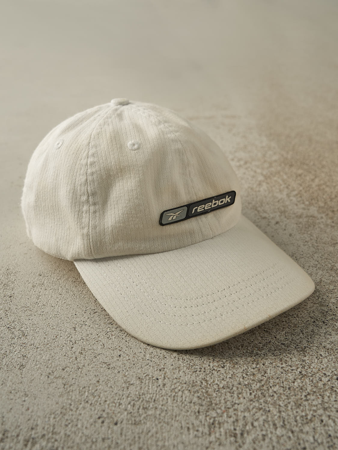 Vintage Y2K White Reebok Strapback (O/S)