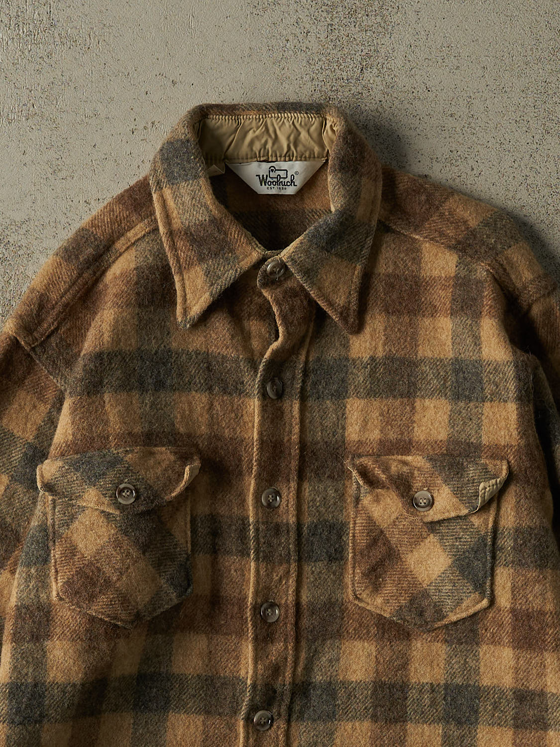 Vintage 80s Beige Woolrich Heavyweight Button Up Long Sleeve (M/L)