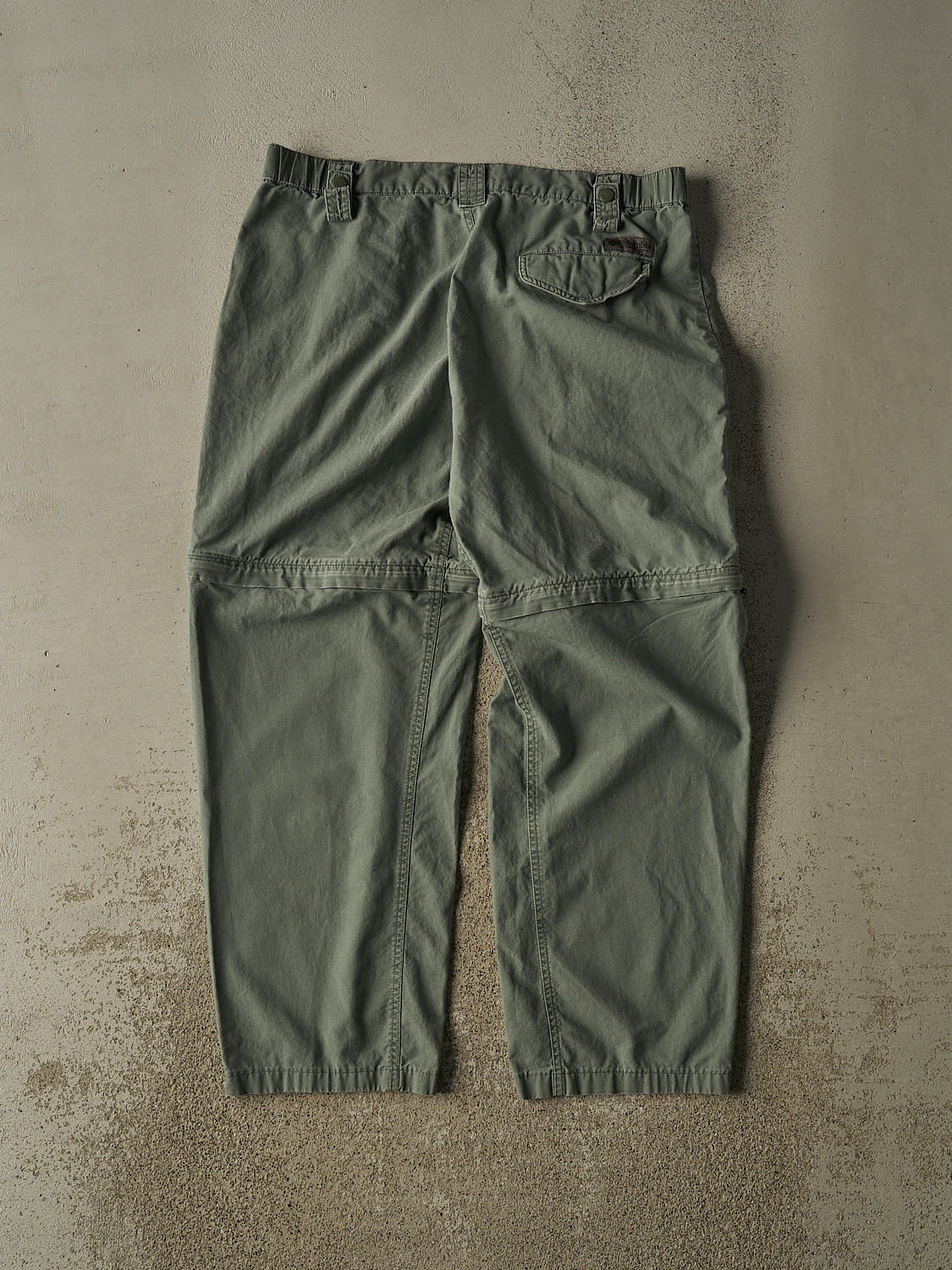Vintage Y2K Green Columbia Zip Off Cargo Pants (34x28)