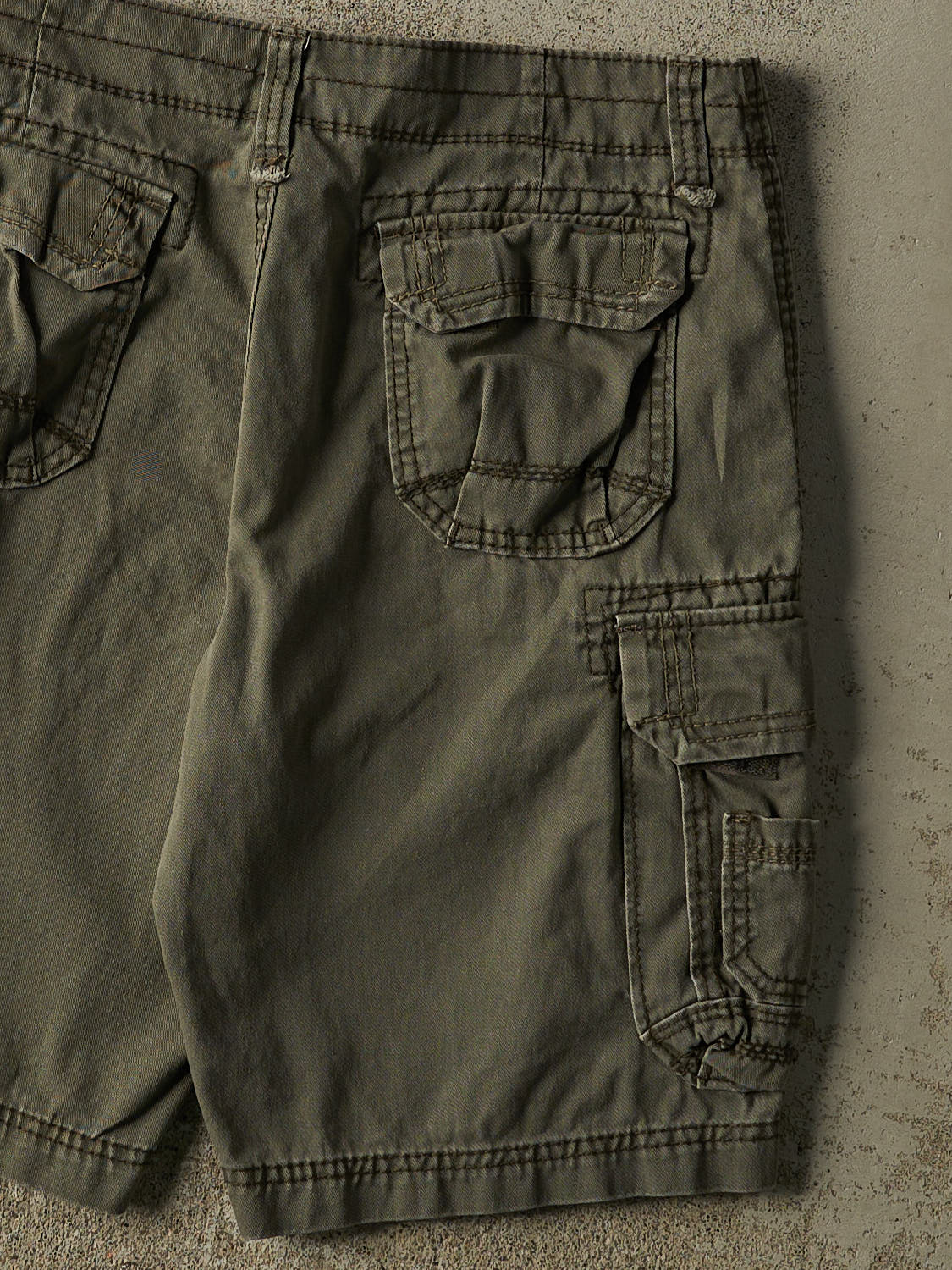 Vintage Y2K Green Union Bay Cargo Shorts (32x10.5)