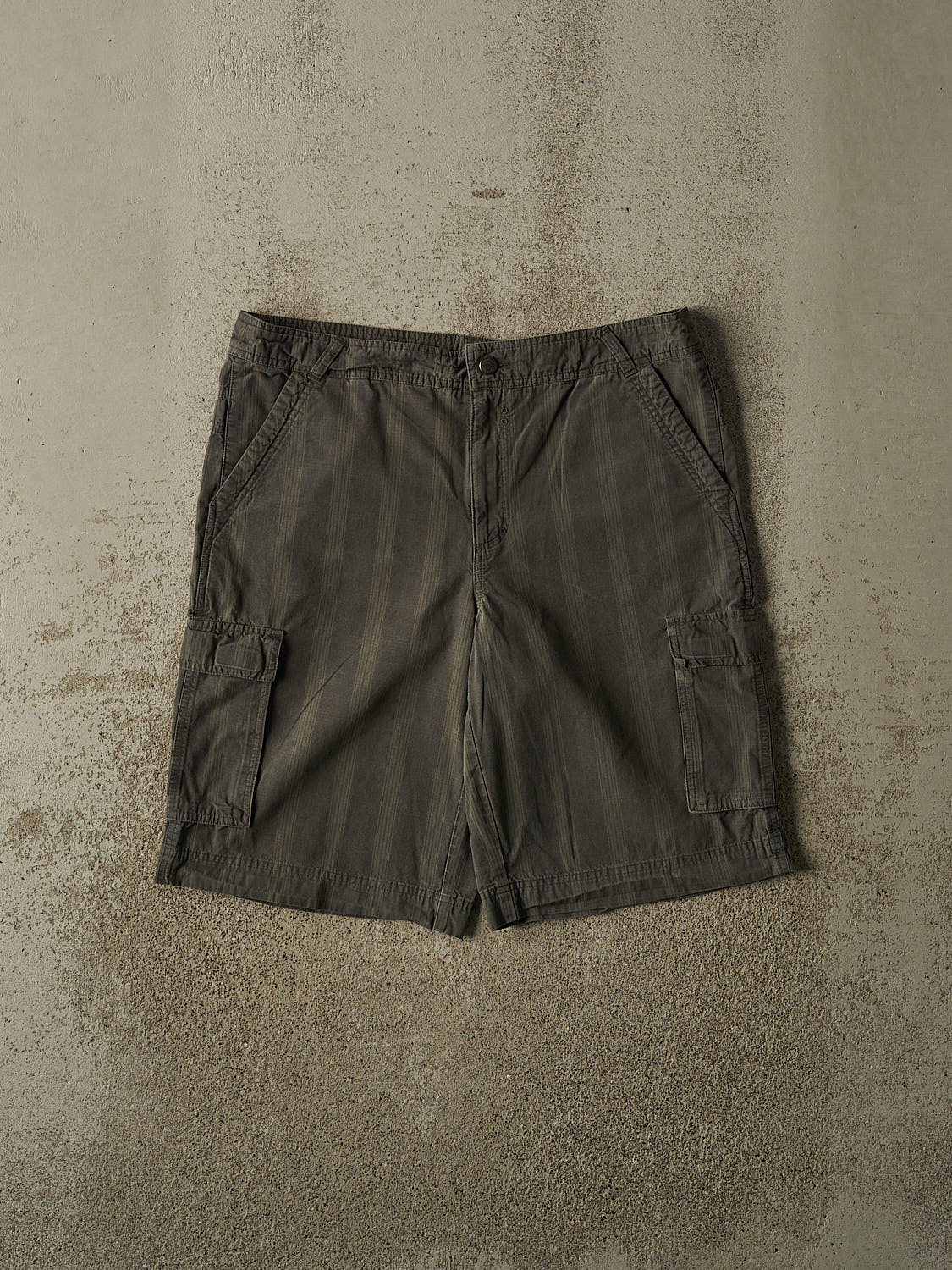 Vintage Y2K Green Patagonia Cargo Shorts (36x11.5)