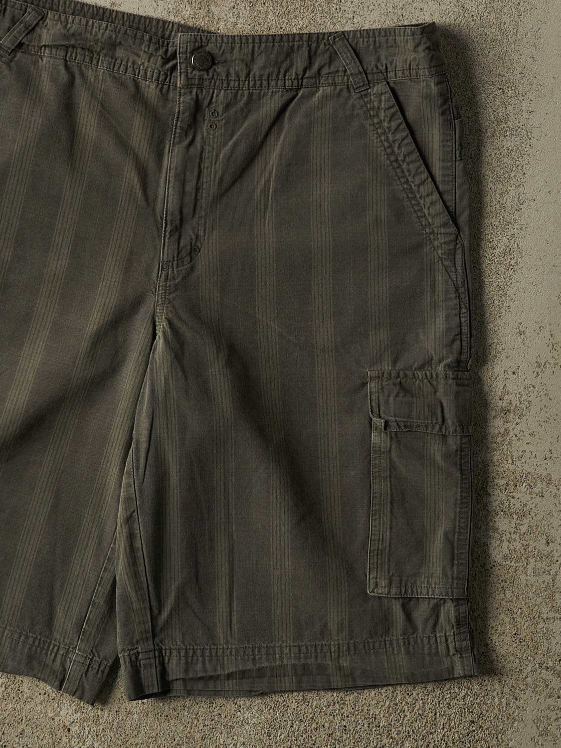 Vintage Y2K Green Patagonia Cargo Shorts (36x11.5)