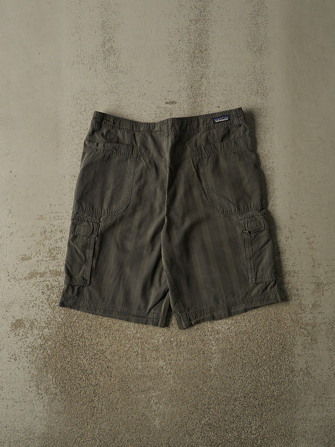 Vintage Y2K Green Patagonia Cargo Shorts (36x11.5)