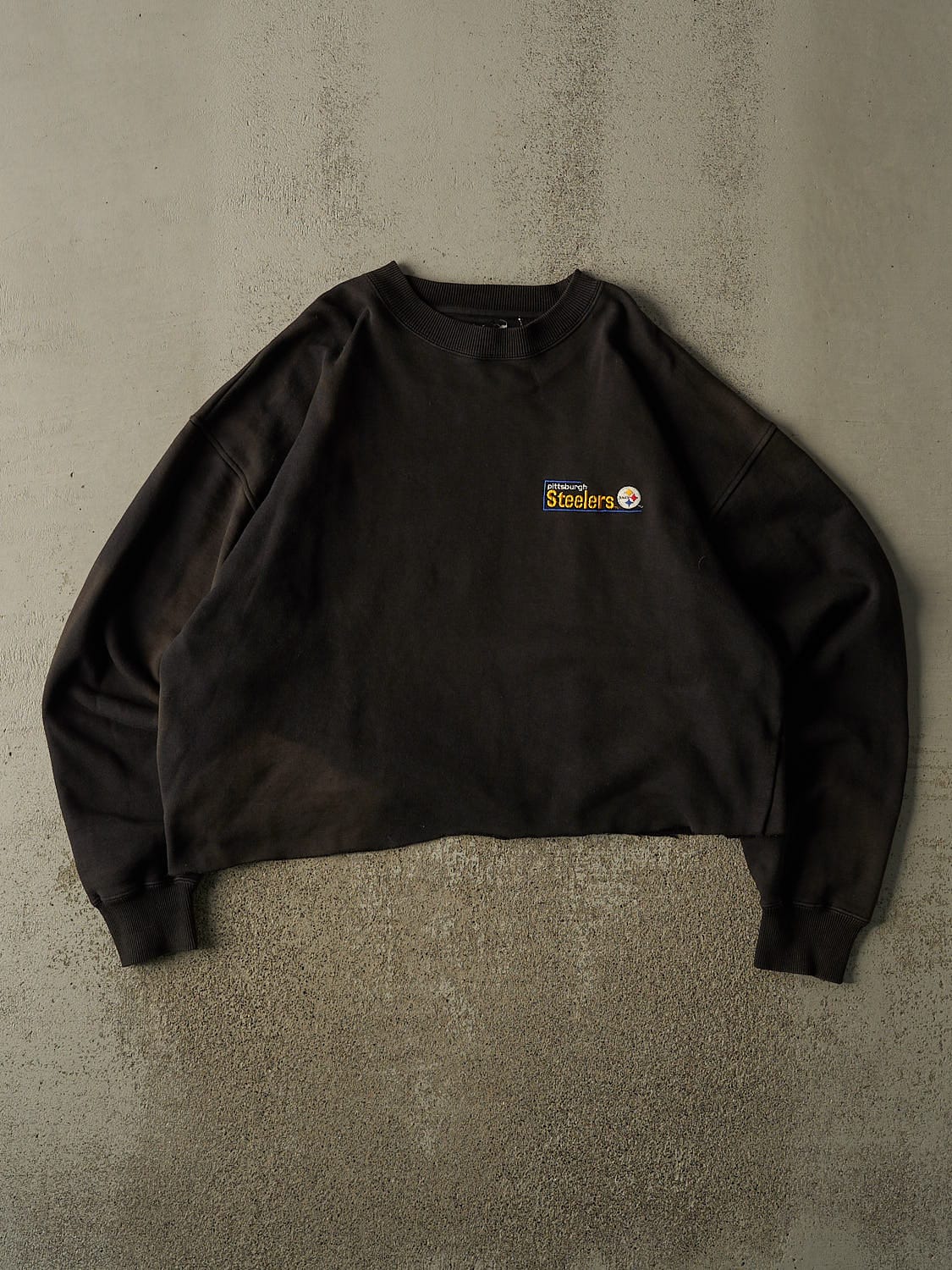 Vintage 90s Black Pittsburgh Steelers Cropped Embroidered Crewneck (L/XL)