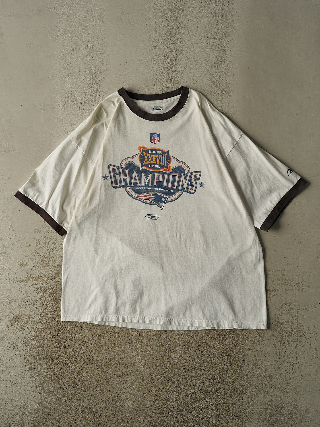 Vintage Y2K White New England Patriots Super Bowl XXXVIII Ringer Tee (XXL/XXXL)