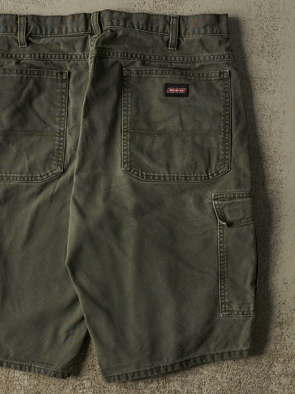Vintage Y2K Green Dickies Cargo Work Shorts (36x12.5)