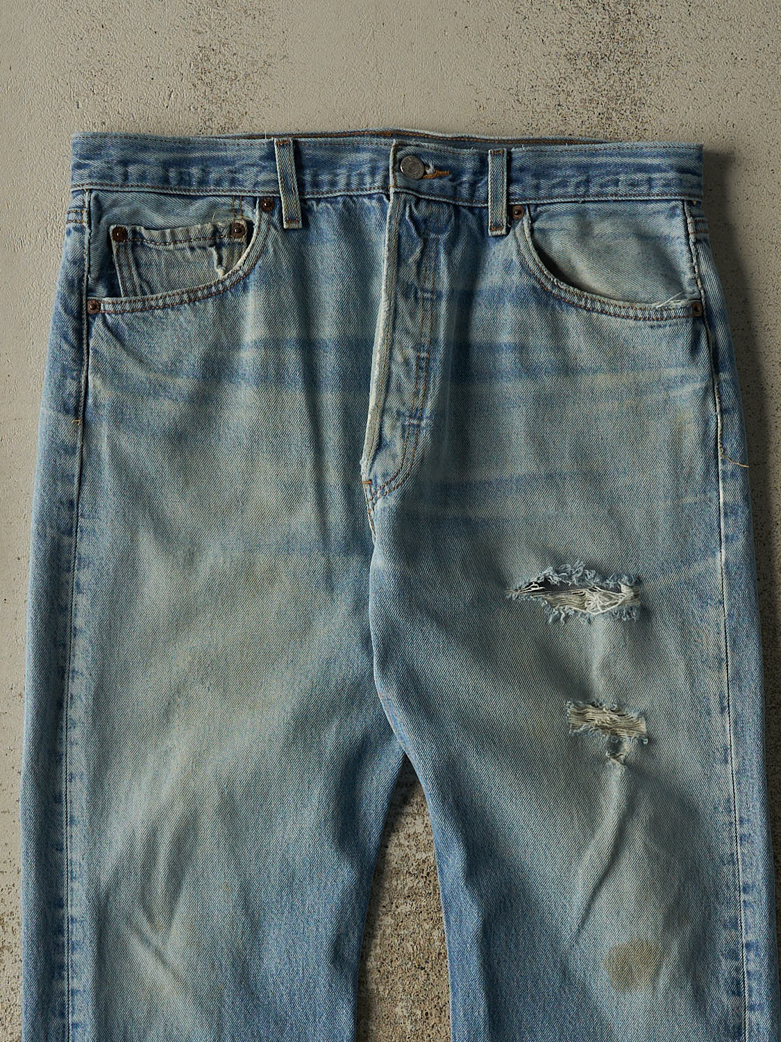 Vintage Y2K Light Wash Levi's 501 Jeans (34x27.5)