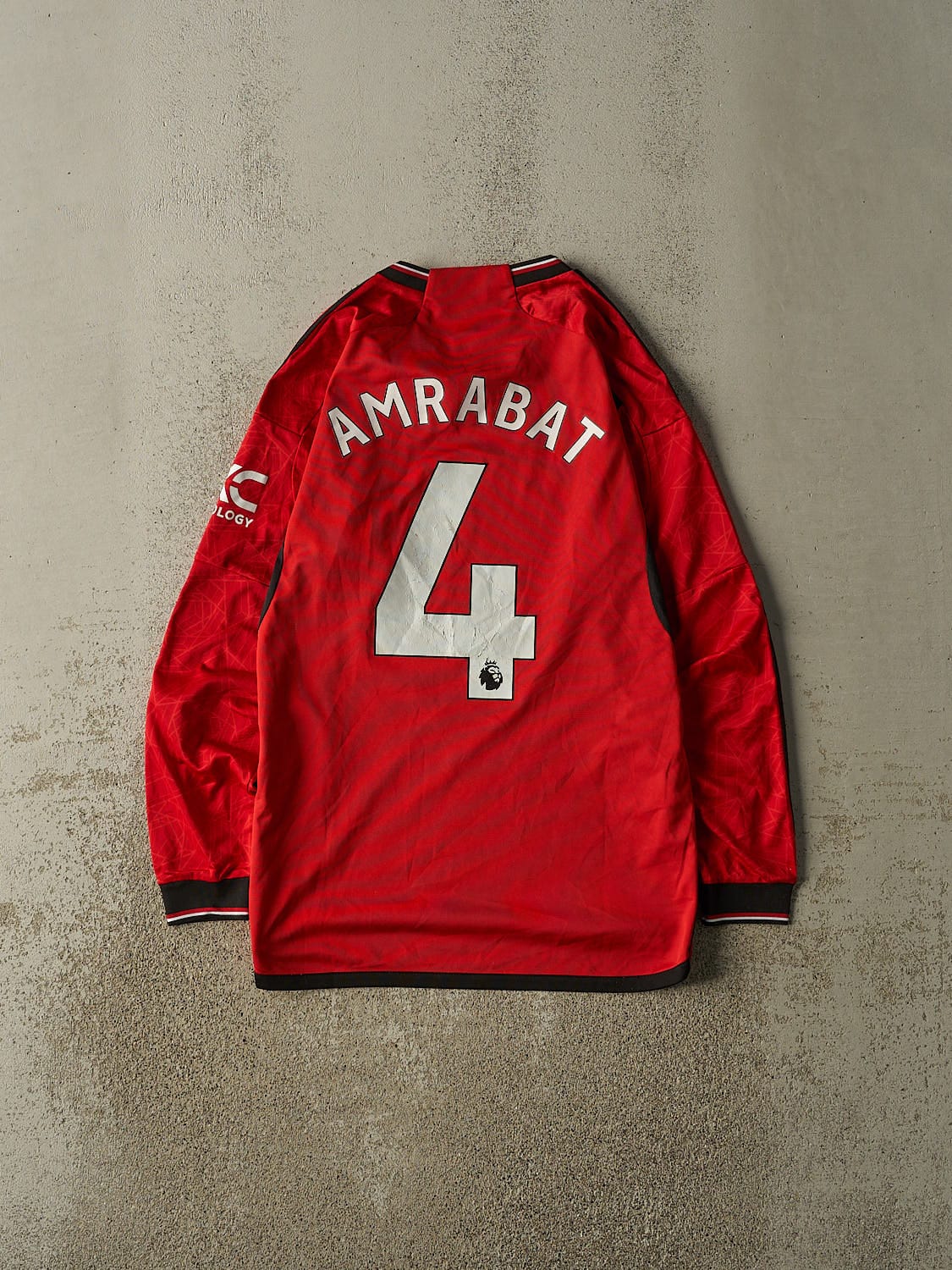 Vintage Y2K Red Manchester United #4 Amrabat Long Sleeve Jersey (S/M)