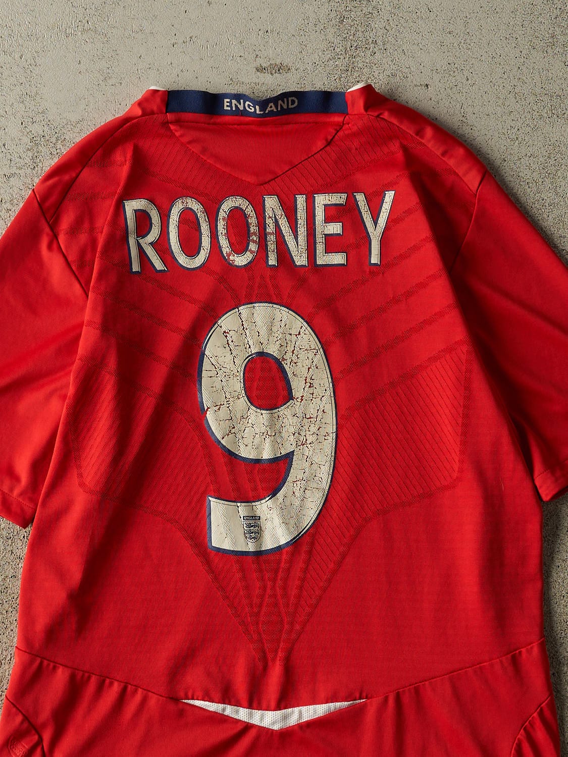 Vintage Y2K Red England #9 Wayne Rooney Jersey (M/L)