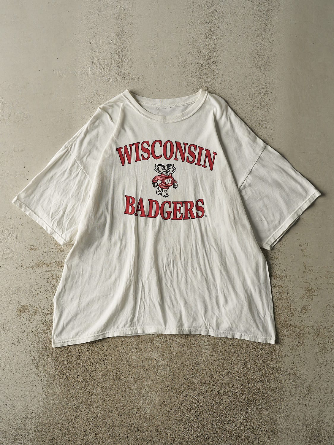 Vintage Y2K White University of Wisconsin Badgers Tee (XL)
