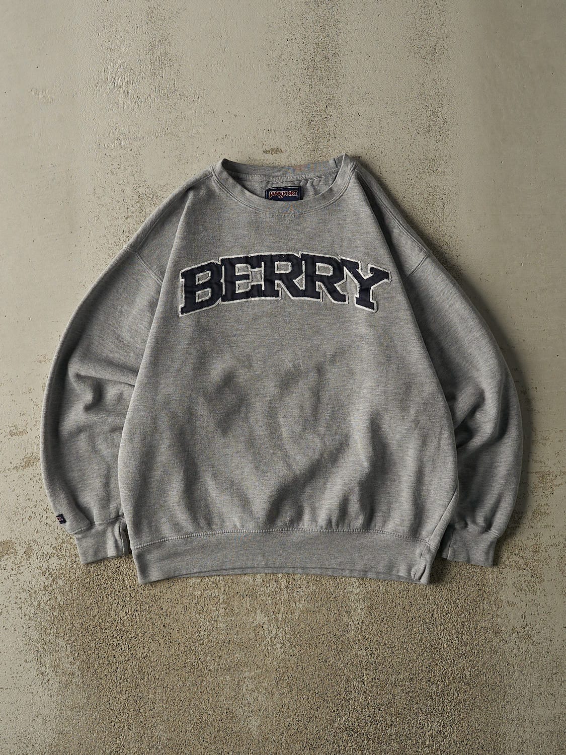 Vintage Y2K Grey Berry Embroidered Crewneck (M/L)