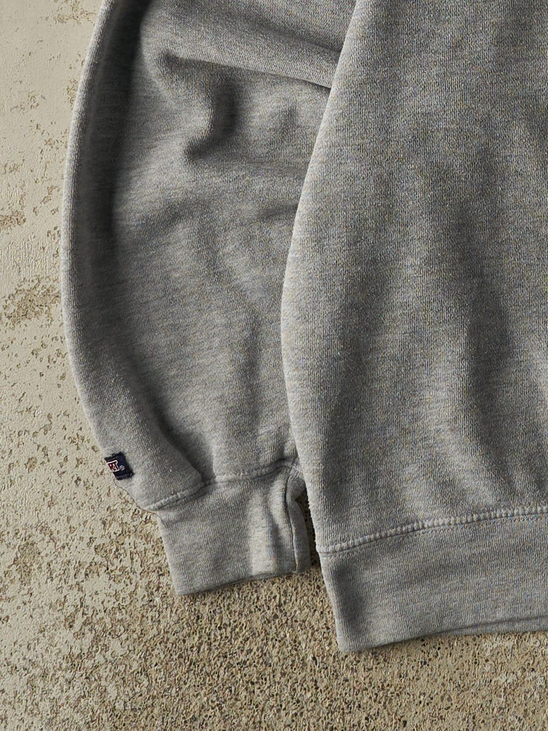 Vintage Y2K Grey Berry Embroidered Crewneck (M/L)