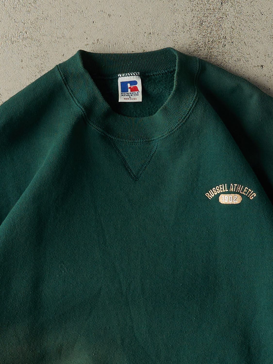 Vintage 90s Green Russell Athletic Embroidered Crewneck (M)
