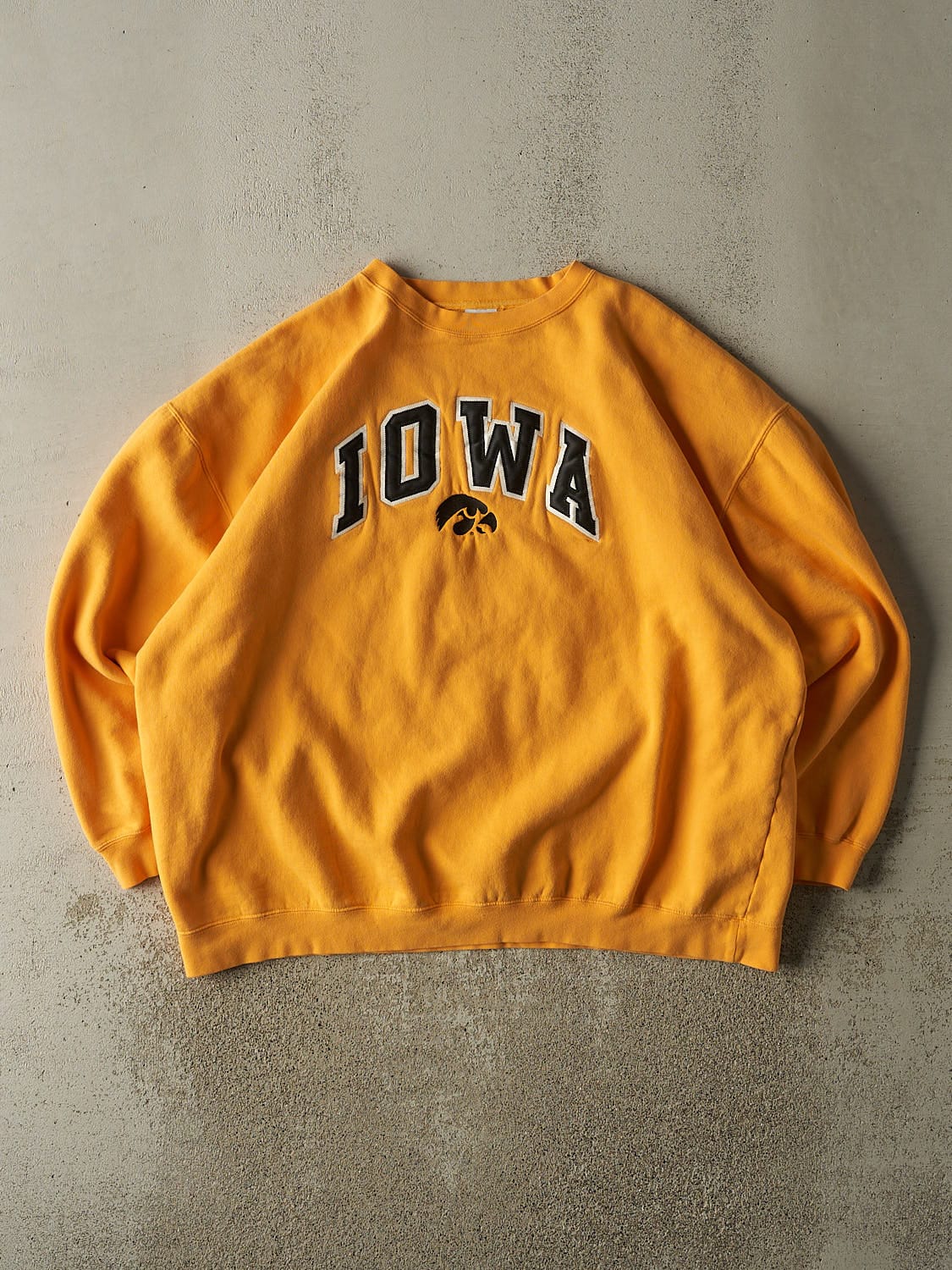 Vintage Y2K Yellow University of Iowa Crewneck (XL/XXL)