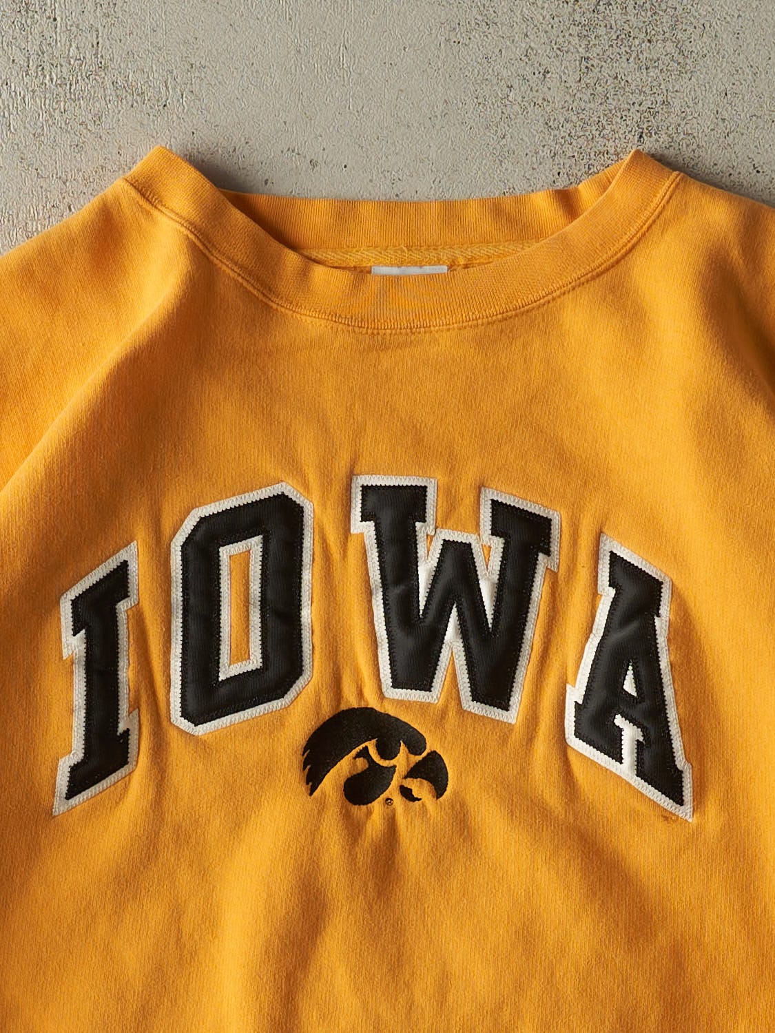 Vintage Y2K Yellow University of Iowa Crewneck (XL/XXL)