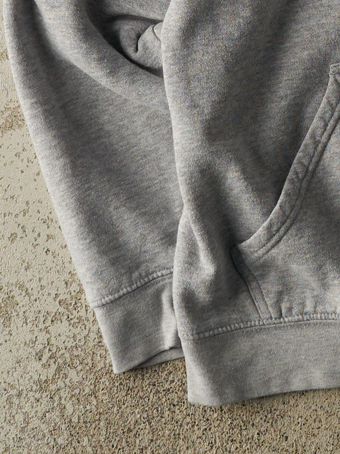 Vintage 90s Grey University of Montana Grizzlies Embroidered Hoodie (XS/S)