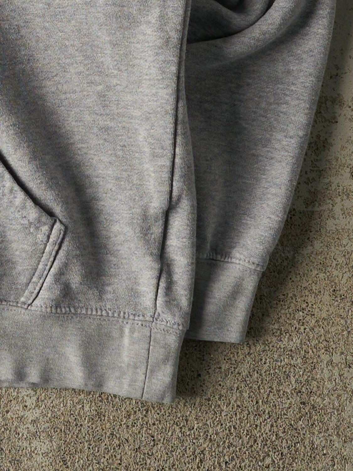 Vintage 90s Grey University of Montana Grizzlies Embroidered Hoodie (XS/S)
