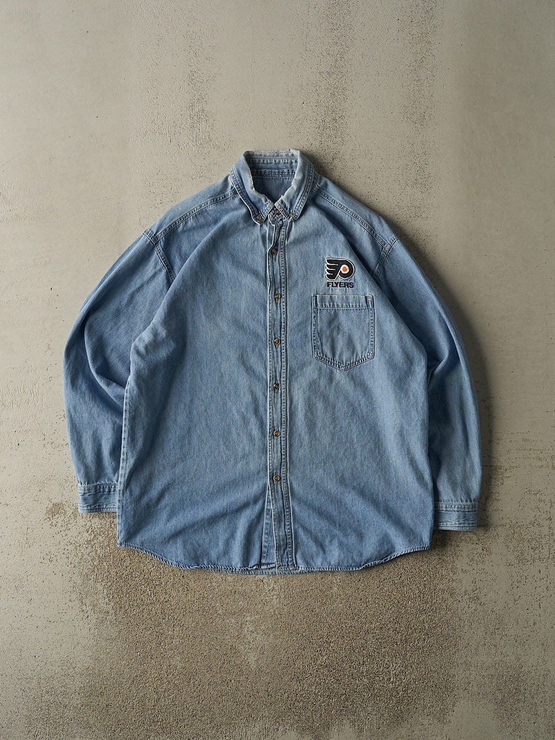 Vintage 90s Light Wash Philadelphia Flyers Button Up Denim Long Sleeve (L/XL)