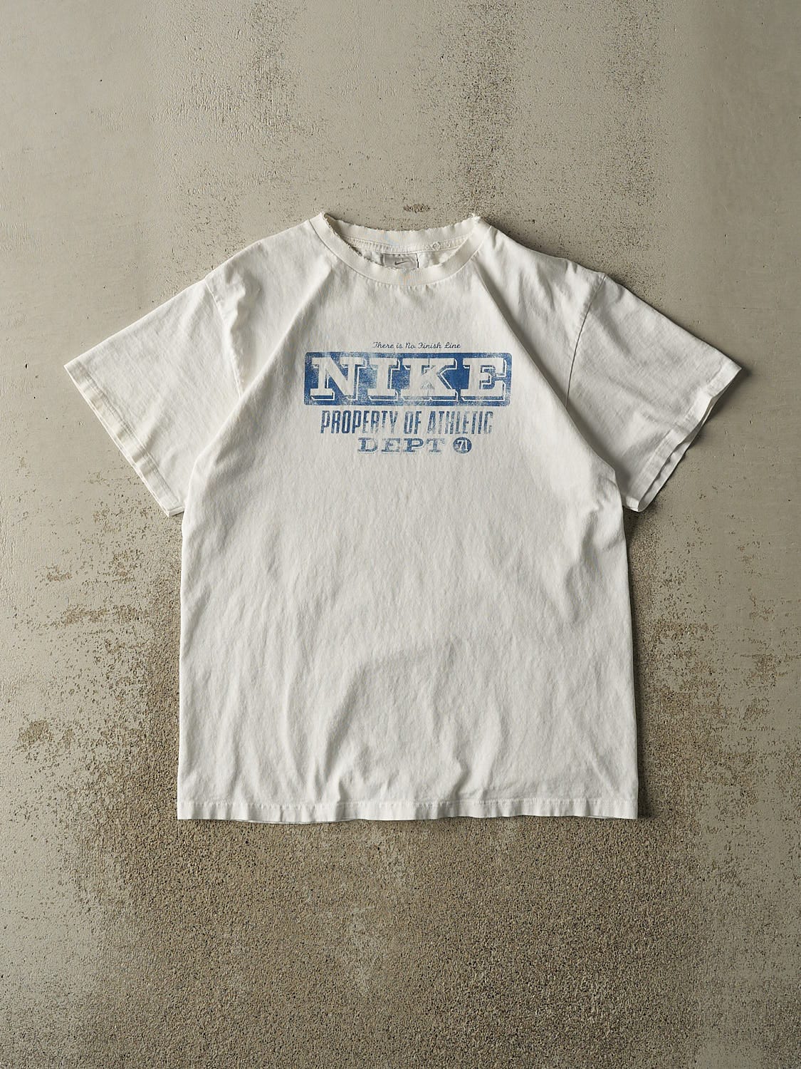 Vintage Y2K White Nike Tee (M/L)