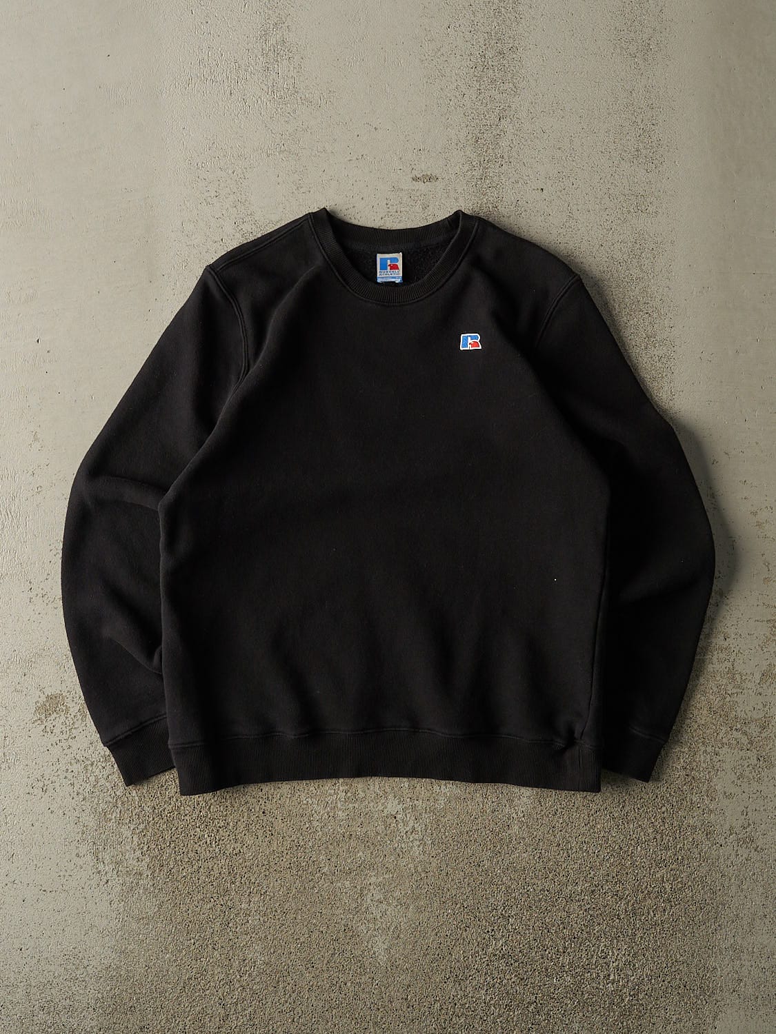 Vintage Y2K Black Russell Athletic Embroidered Crewneck (S/M)