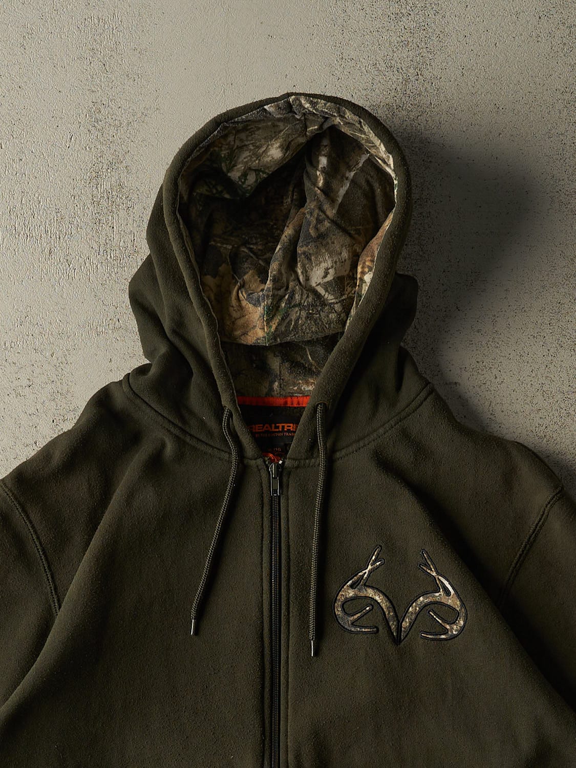 Vintage Y2K Green Realtree Embroidered Zip Up Hoodie (L/XL)