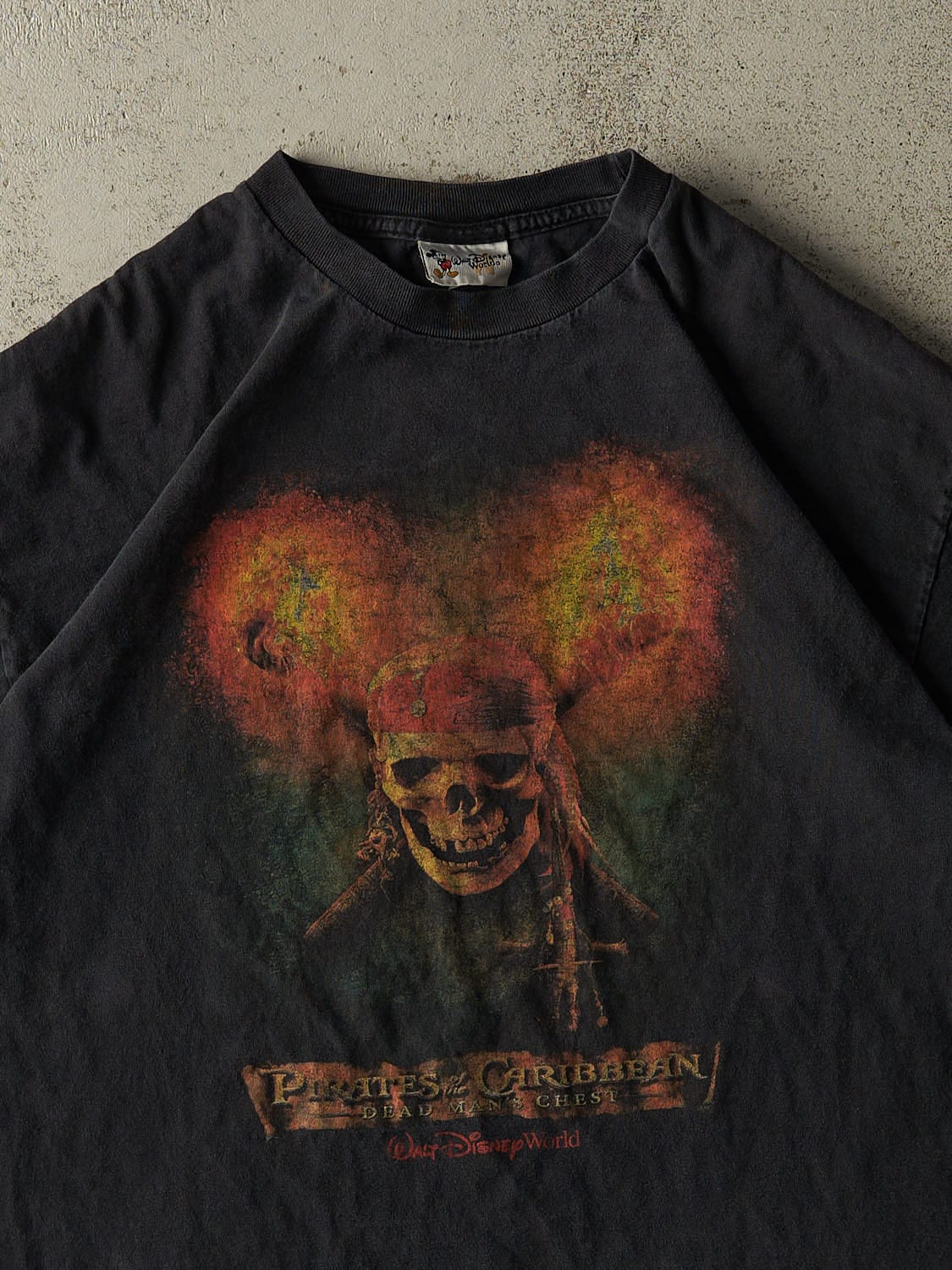 Vintage Y2K Black Pirates of the Caribbean Dead Man's Chest Tee (L/XL)