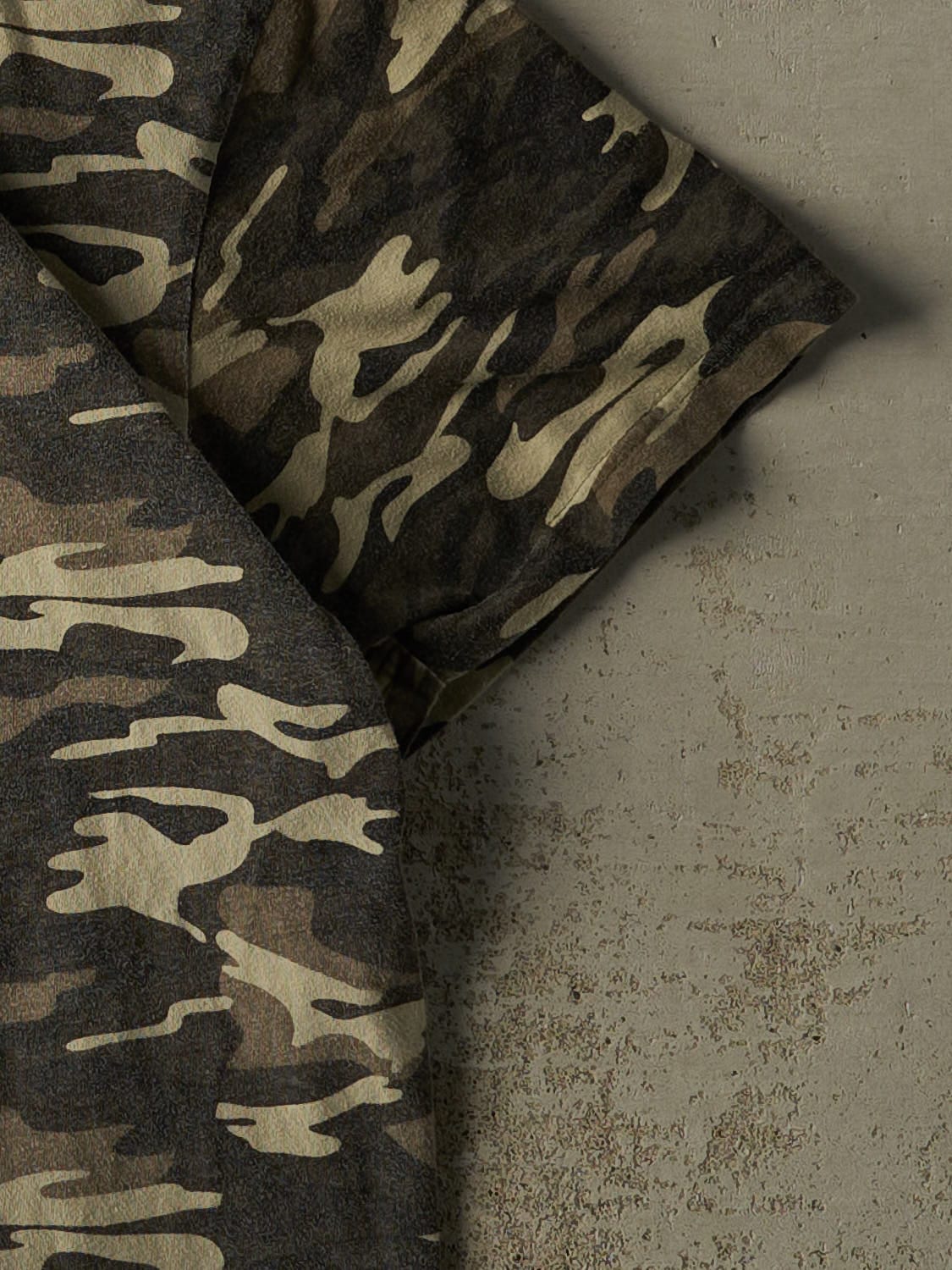 Vintage Y2K Camo John Deere "Ride A Tractor" Tee (L/XL)