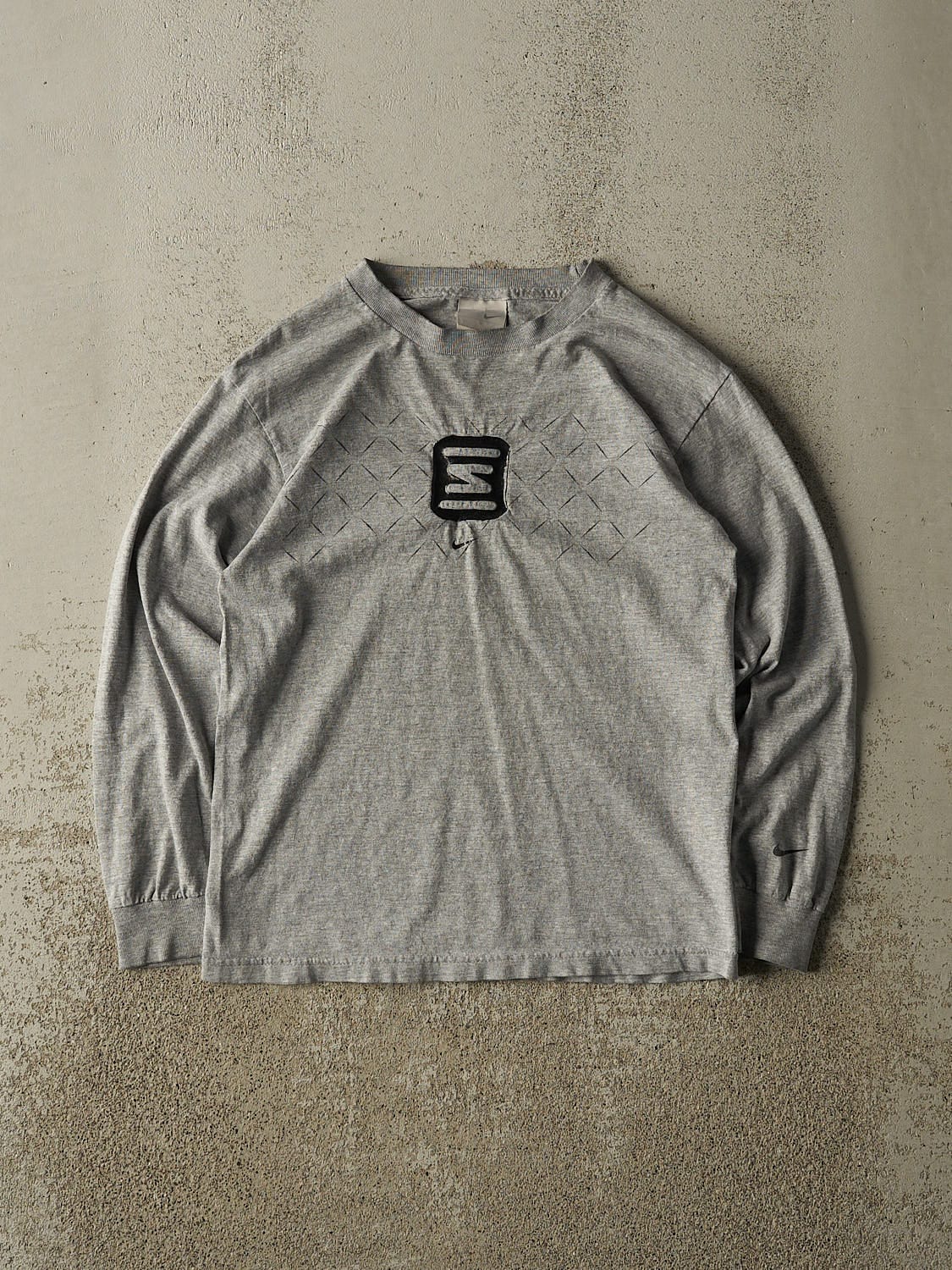 Vintage Y2K Grey Nike Long Sleeve (XS/S)