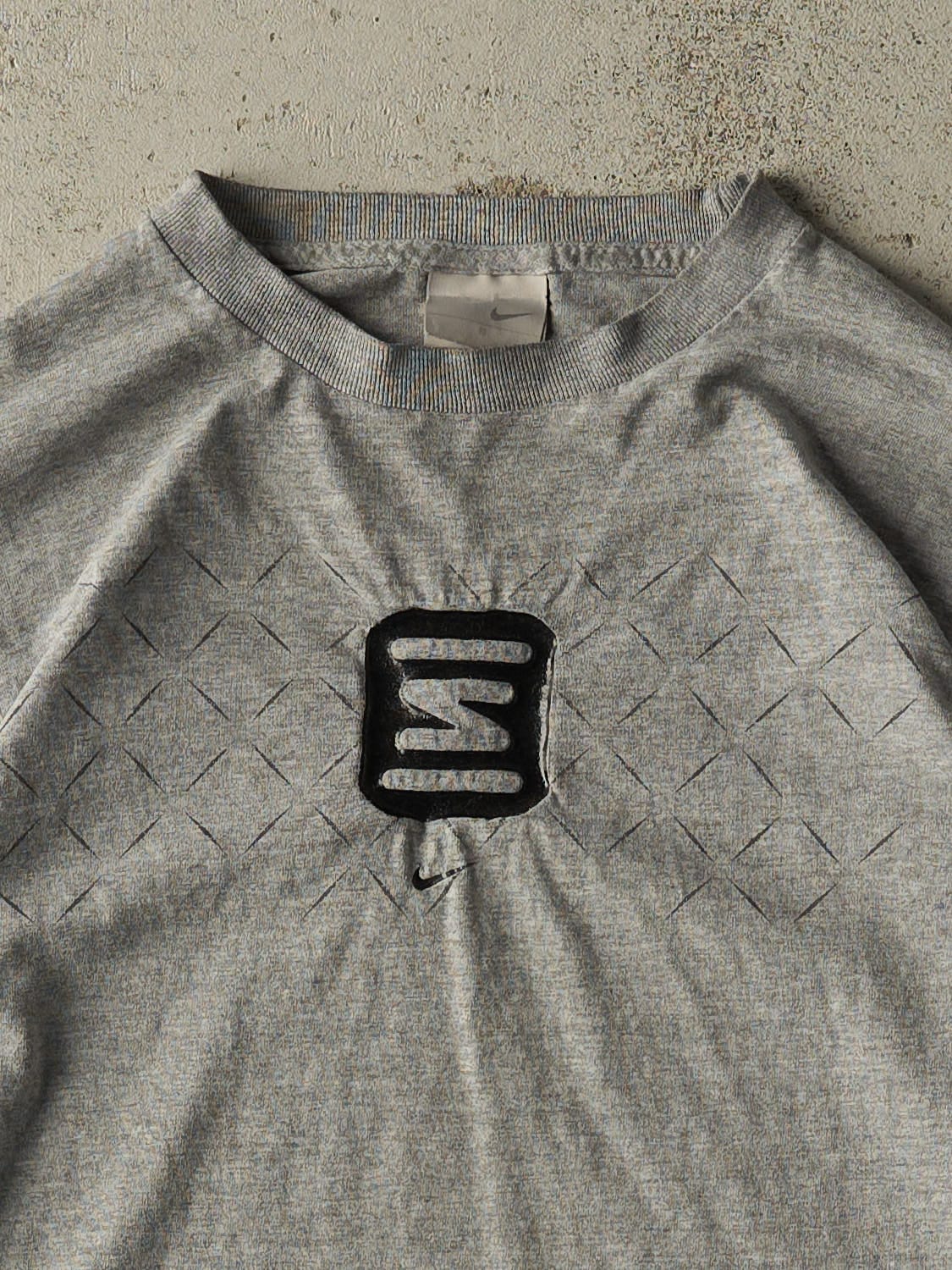 Vintage Y2K Grey Nike Long Sleeve (XS/S)