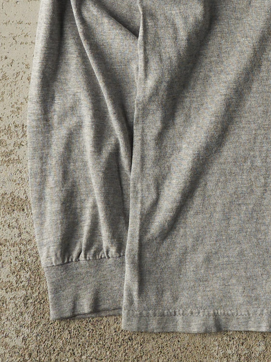 Vintage Y2K Grey Nike Long Sleeve (XS/S)
