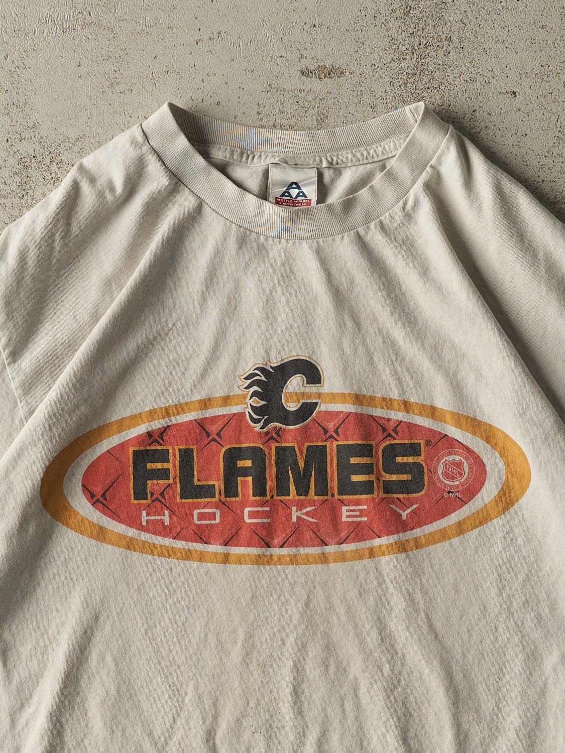 Vintage Y2K Beige Calgary Flames Tee (L)