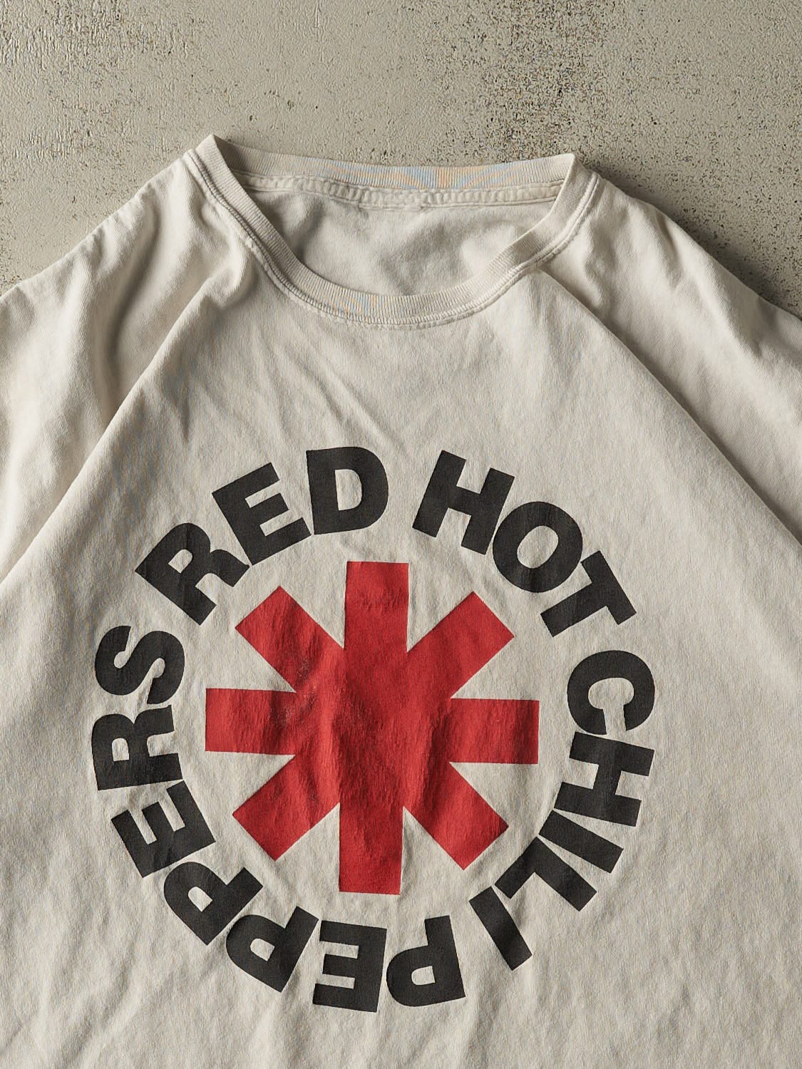 Vintage Y2K White Red Hot Chili Peppers Tee (XL)