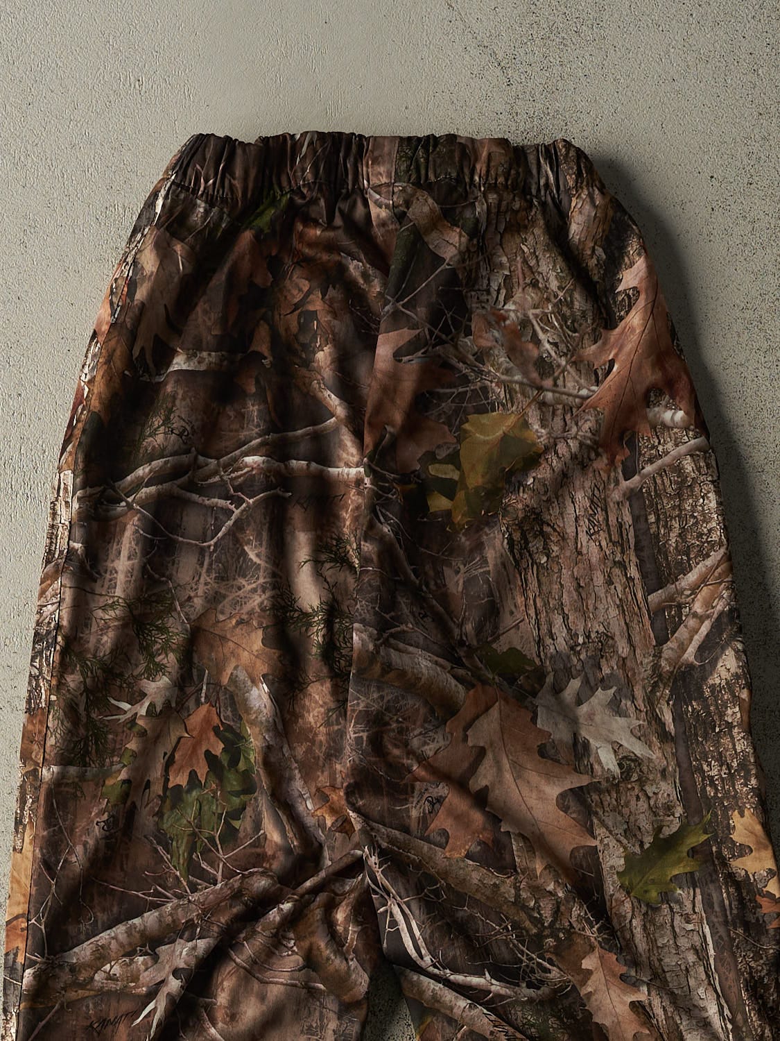 Vintage Y2K Camo Polyester Track Pants (24x31)
