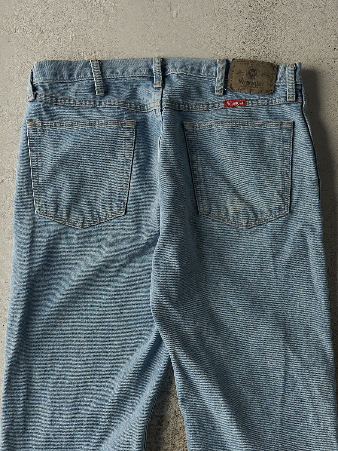 Vintage 90s Light Wash Wrangler Jeans (34x29.5)