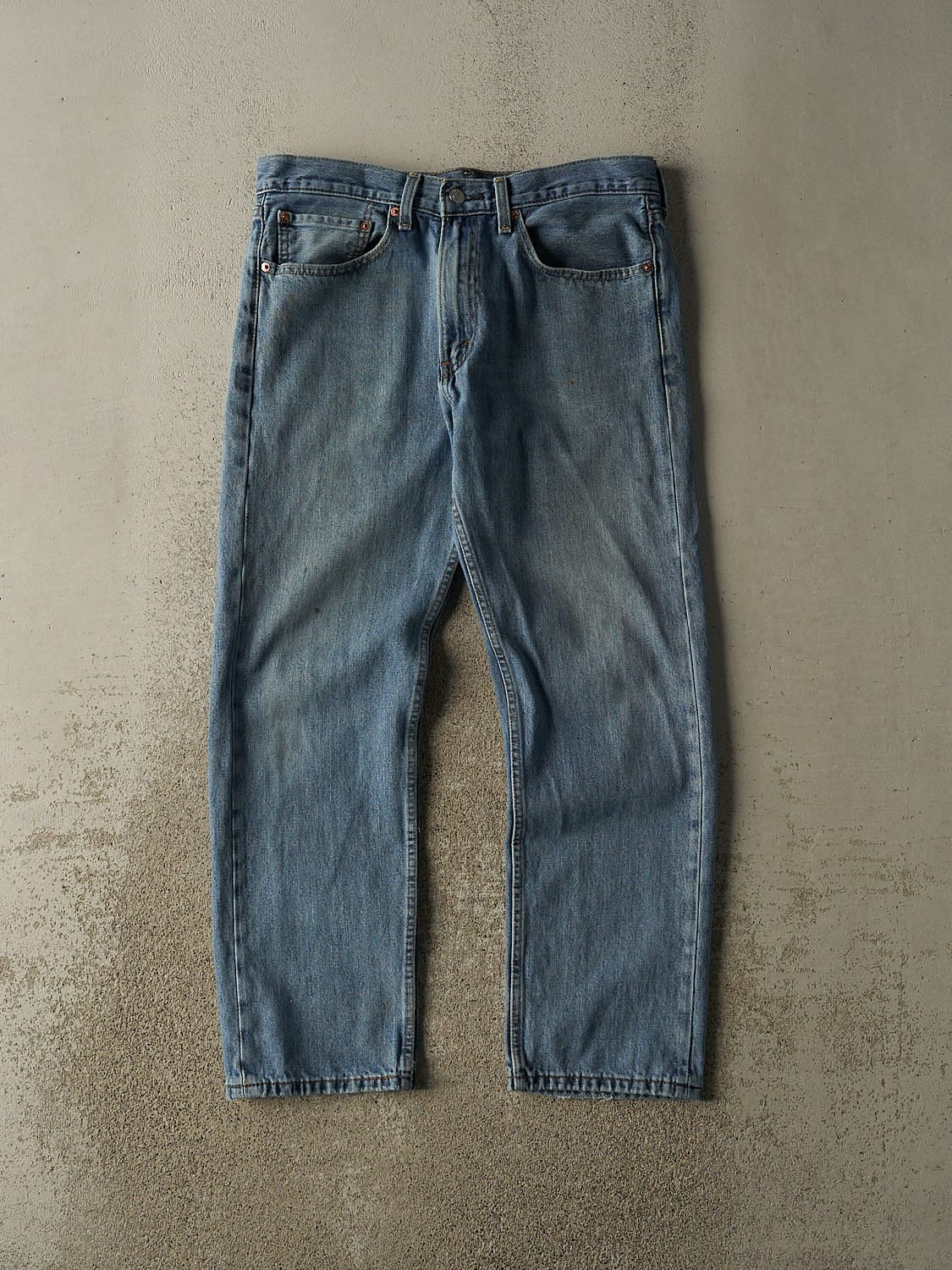Vintage Y2K Mid Wash Levi's 505 Jeans (33x29)