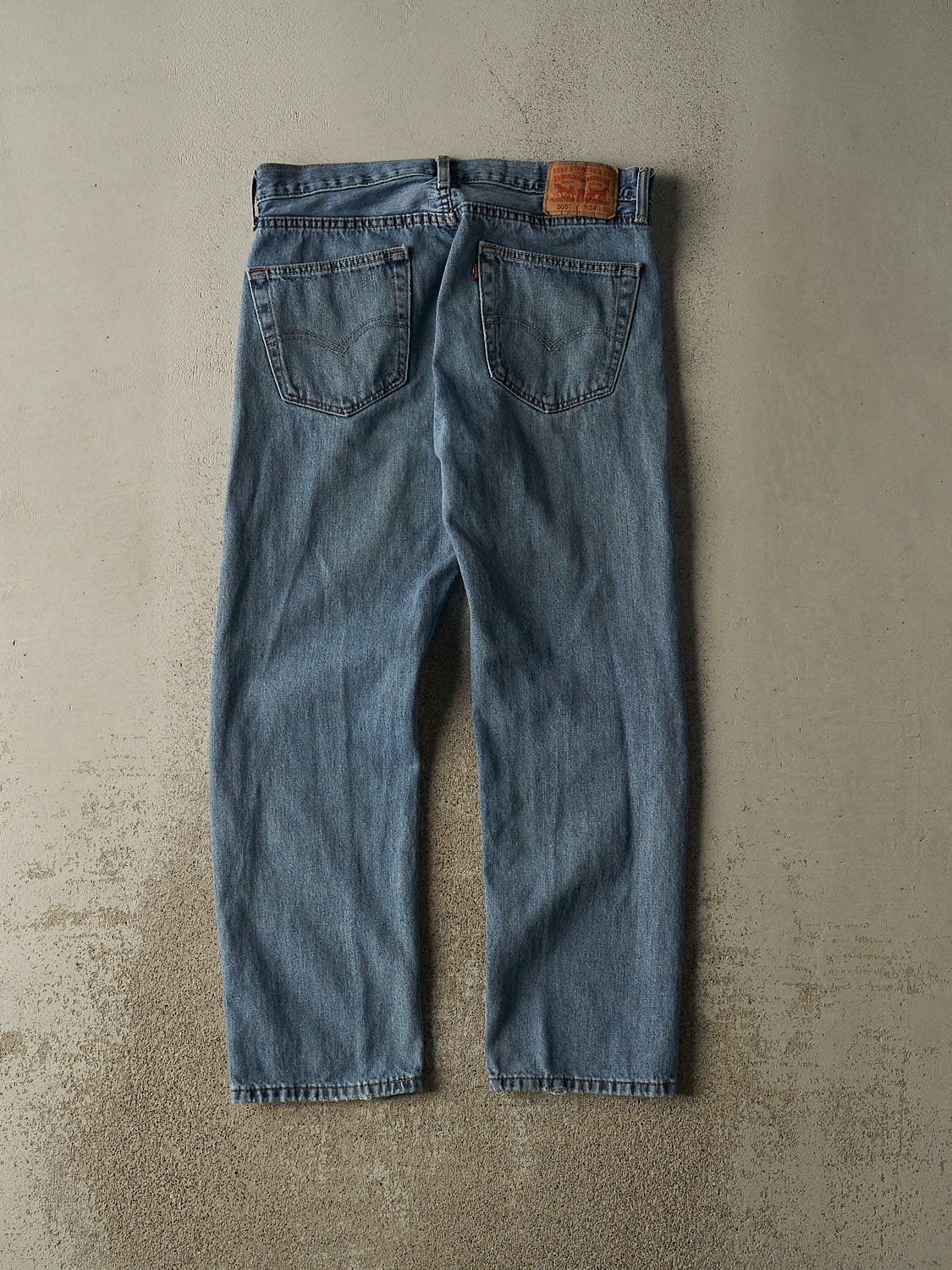 Vintage Y2K Mid Wash Levi's 505 Jeans (33x29)
