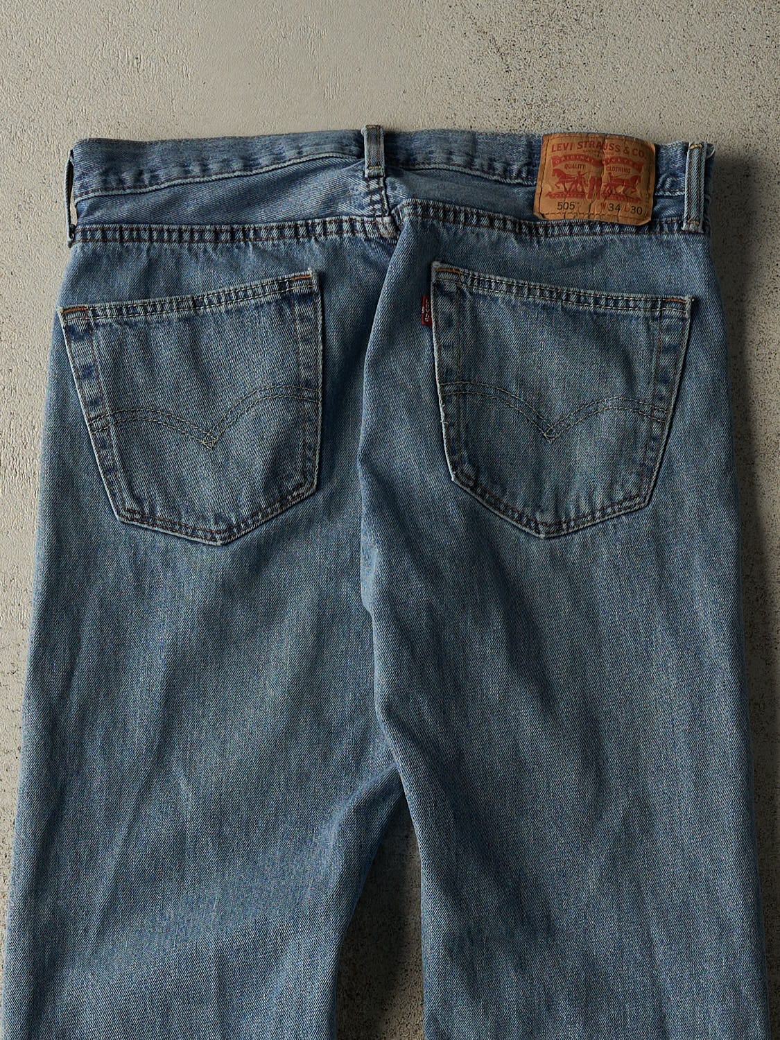 Vintage Y2K Mid Wash Levi's 505 Jeans (33x29)