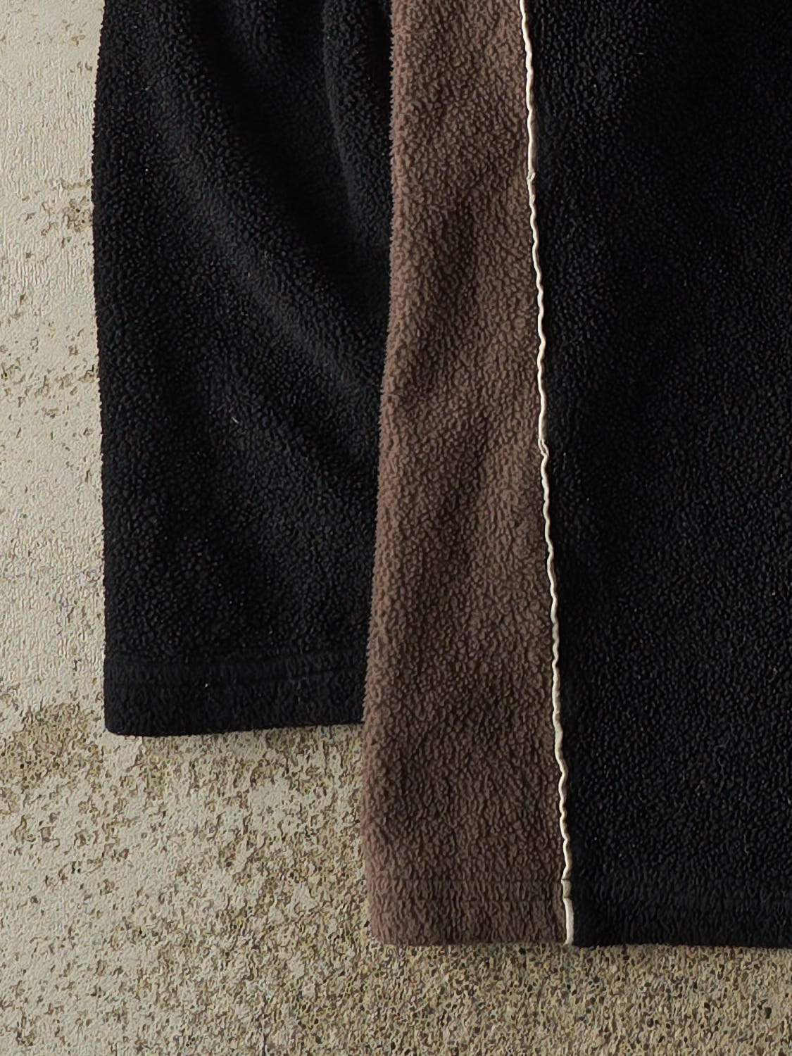 Vintage 90s Black Columbia Embroidered Fleece (L/XL)