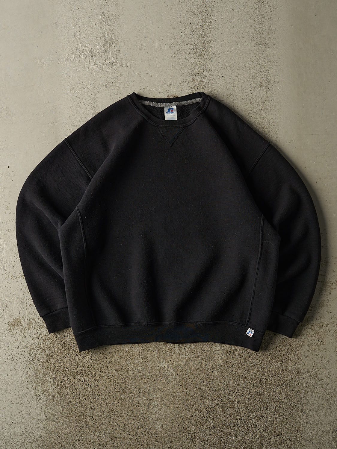 Vintage Y2K Black Russell Athletic Blank Crewneck (L/XL)