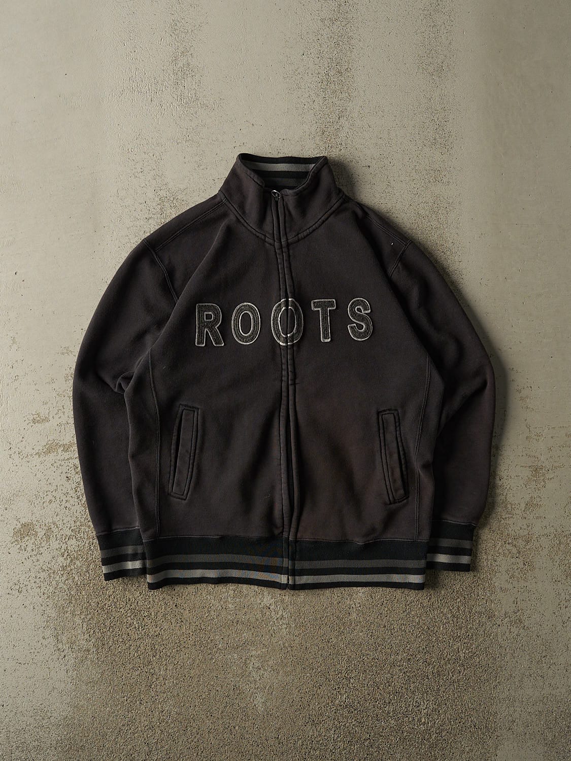Vintage 90s Faded Black Roots Zip Up Sweater (M)