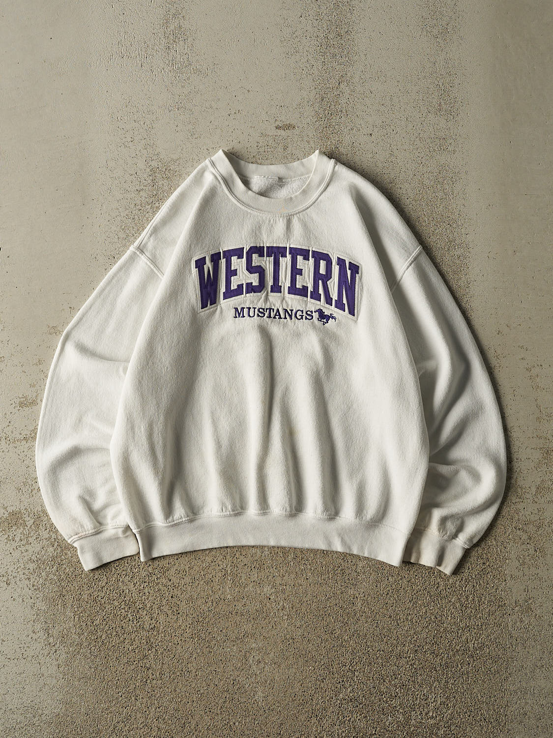 Vintage Y2K White Western University Mustangs Crewneck (S/M)