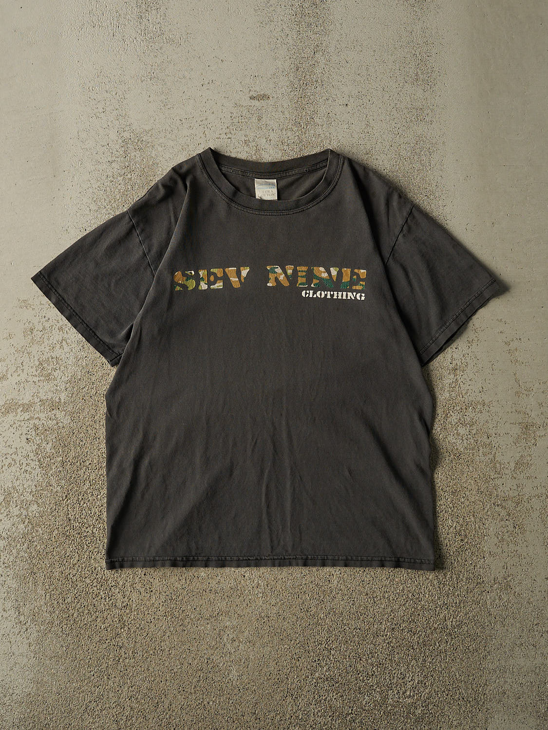 Vintage Y2K Faded Black Sev Nine Clothing Logo Tee (M)