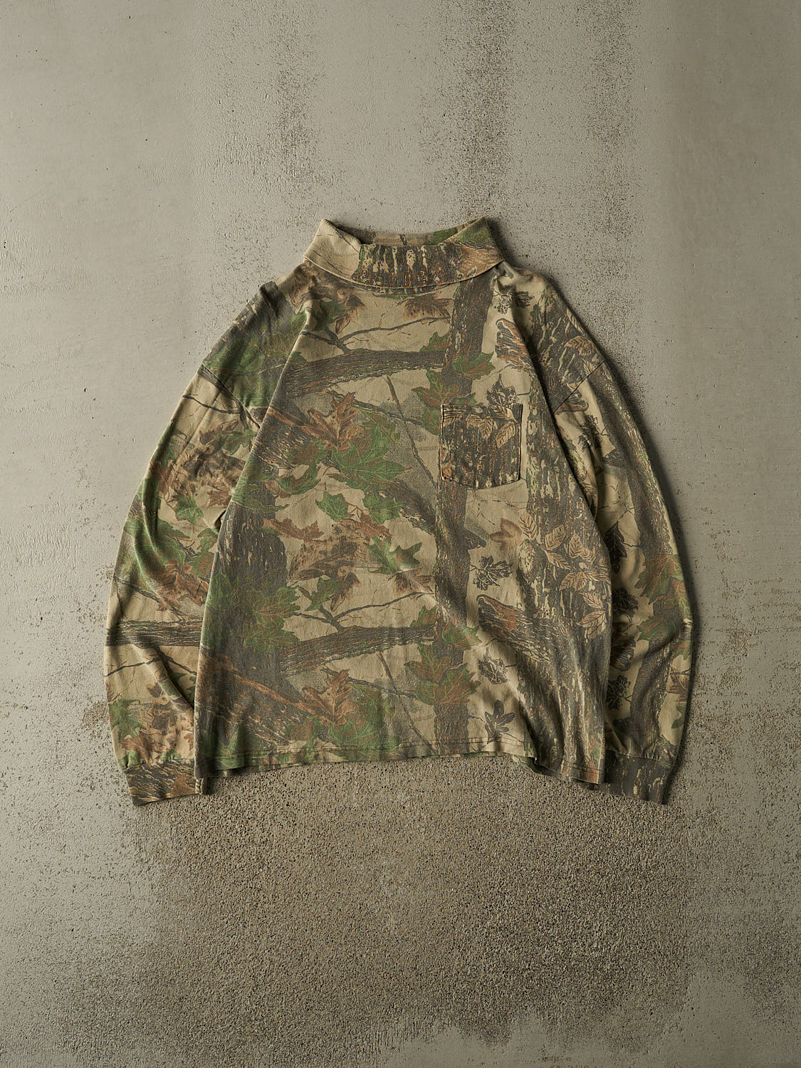 Vintage 90s Camo Turtle Neck Realtree Pocket Long Sleeve (L/XL)