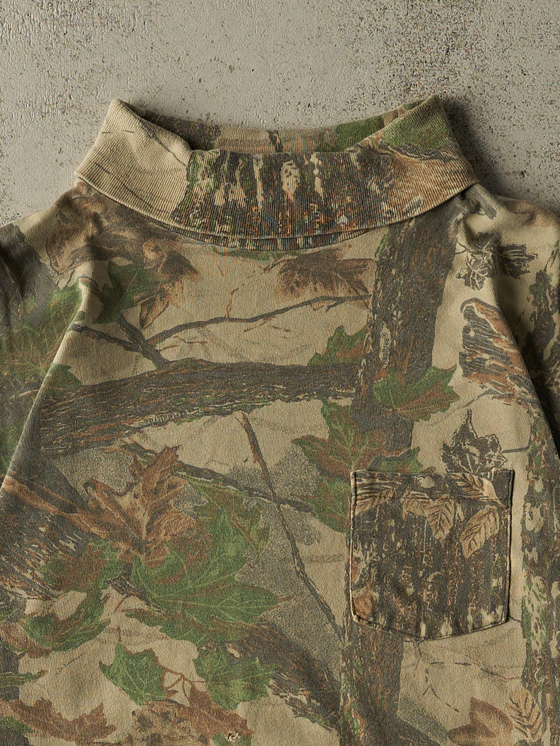 Vintage 90s Camo Turtle Neck Realtree Pocket Long Sleeve (L/XL)